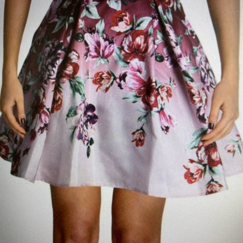 New women/junior skirt